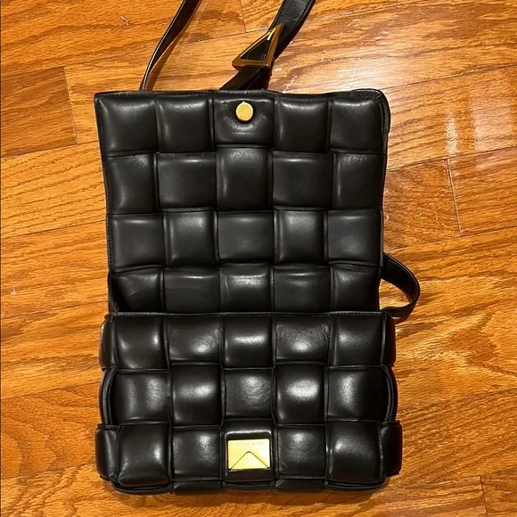 Bottega Veneta Black Crossbody Bag - Picture 3 of 6